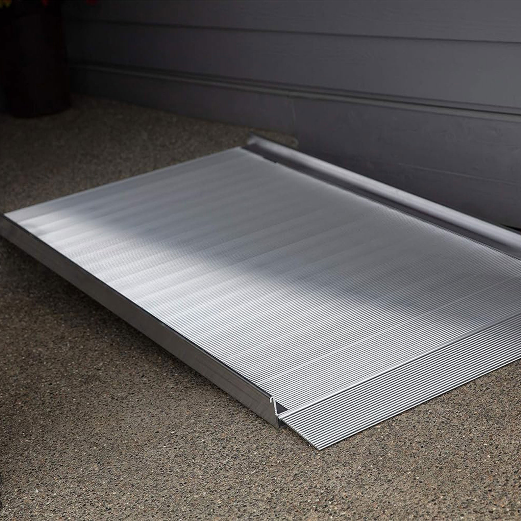 EZ-ACCESS GATEWAY 7" Solid Surface Aluminum Portable Wheelchair Ramp (Open Box) - VMInnovations