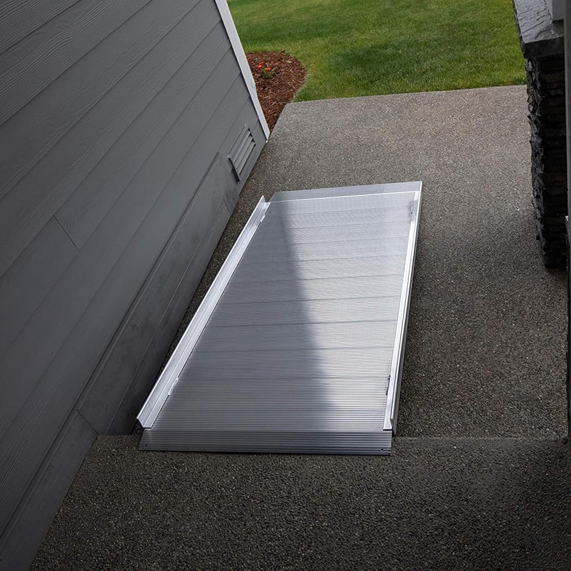 EZ-ACCESS GATEWAY 3G 10 Foot Solid Surface Aluminum Portable Wheelchair Ramp - VMInnovations
