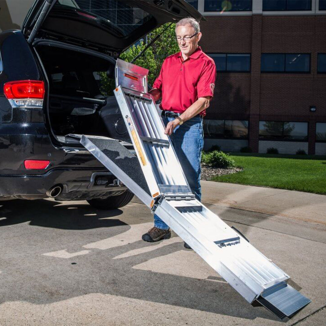 EZ-ACCESS SUITCASE 6' TRIFOLD Ramp with Surface That Resists Slips (Used)