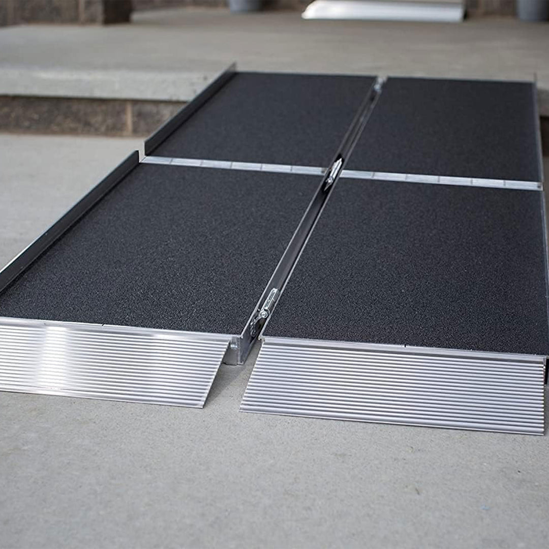 EZ-ACCESS SUITCASE 6' TRIFOLD Ramp with Surface That Resists Slips (Open Box)