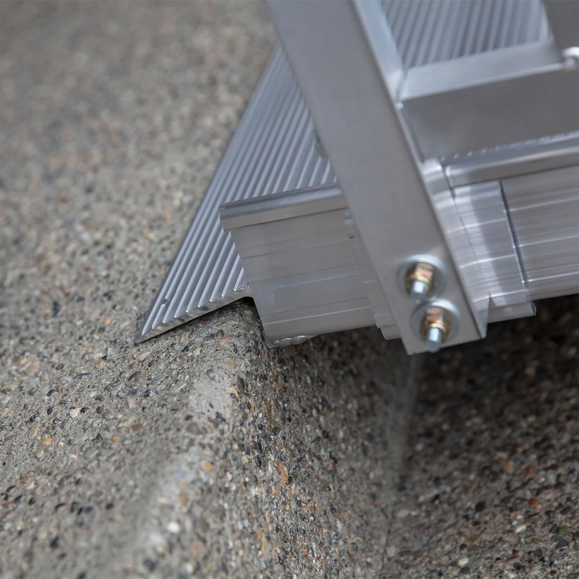 EZACCESS GATEWAY 3G 3' Aluminum Wheelchair Ramp w/Vertical Picket Rail(Open Box) - VMInnovations