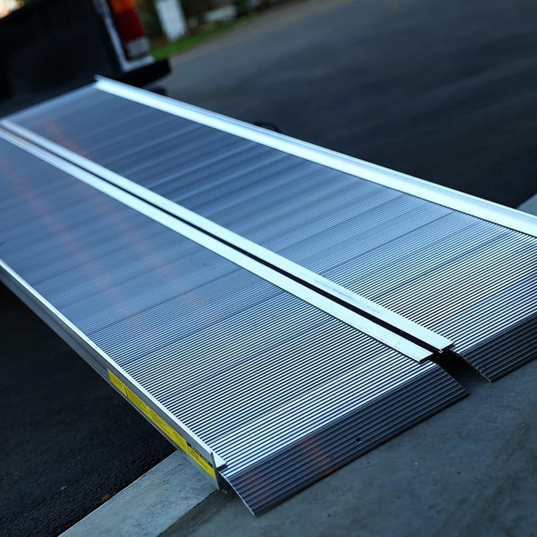EZ-ACCESS TRAVERSE 8ft Aluminum Singlefold Portable Loading Ramp, Silver (Used) - VMInnovations