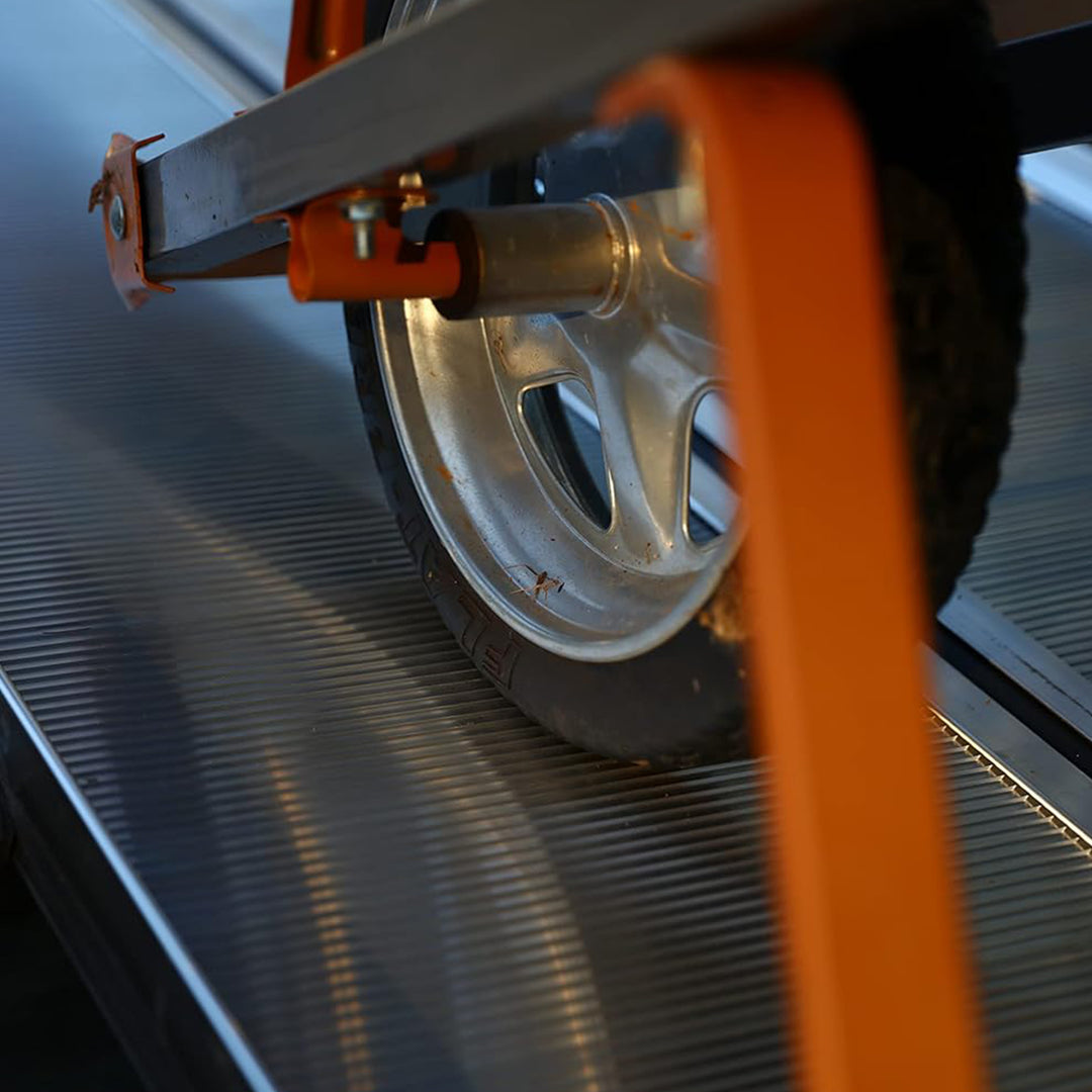 EZ-ACCESS TRAVERSE 8ft Aluminum Singlefold Portable Loading Ramp, Silver (Used) - VMInnovations