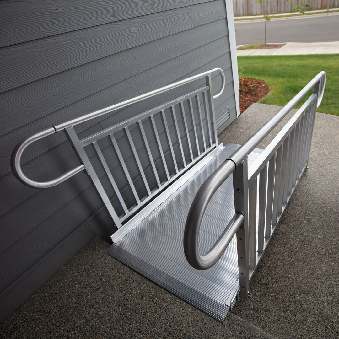 EZ-ACCESS 3G 4ft Aluminum Wheelchair Ramp w/Vertical Picket Rail (Open Box)