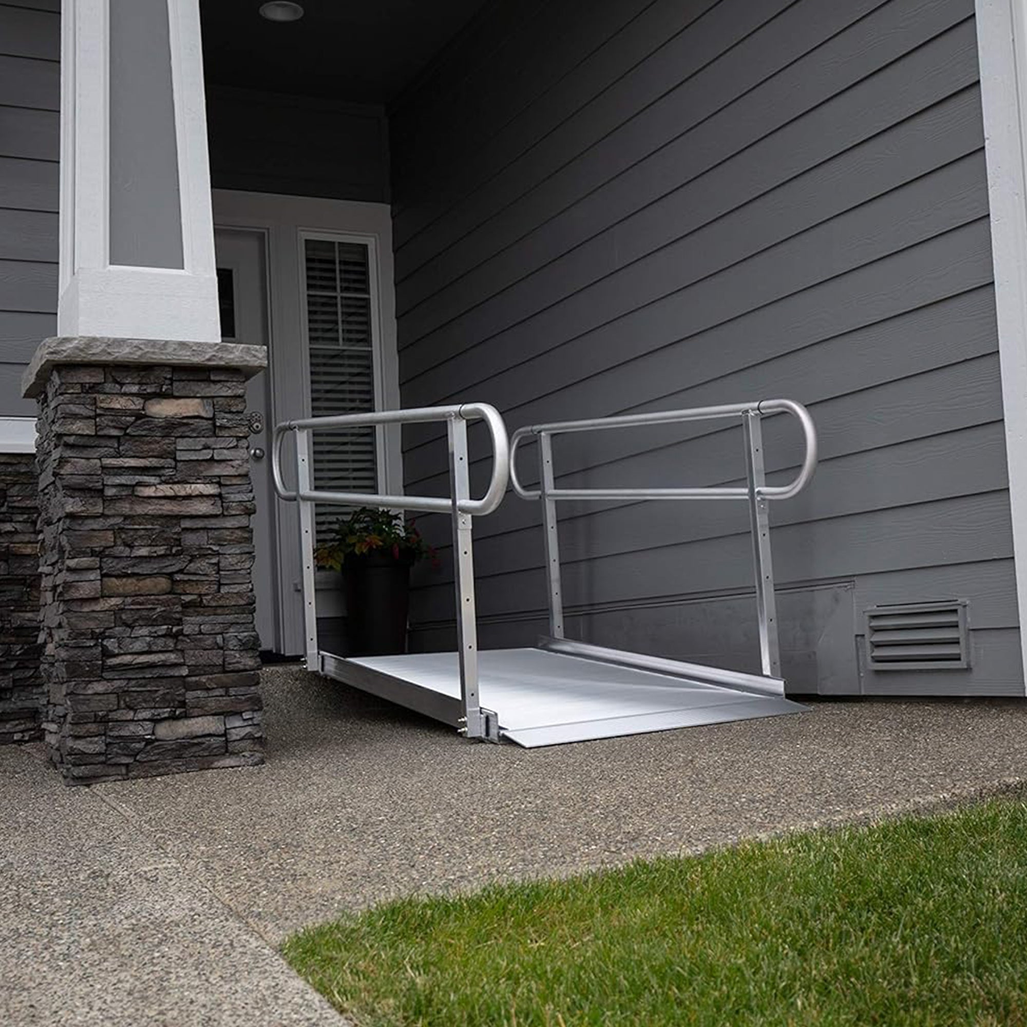 EZ-ACCESS GATEWAY 3G 6 Foot Solid Surface Aluminum Portable Wheelchair Ramp - VMInnovations