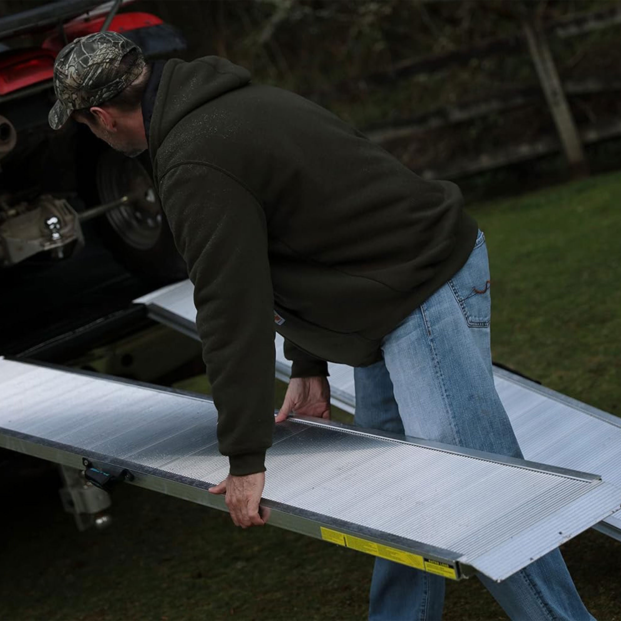 EZ-ACCESS TRAVERSE 4 Foot Singlefold Edgeless Portable Loading Ramp, Silver - VMInnovations