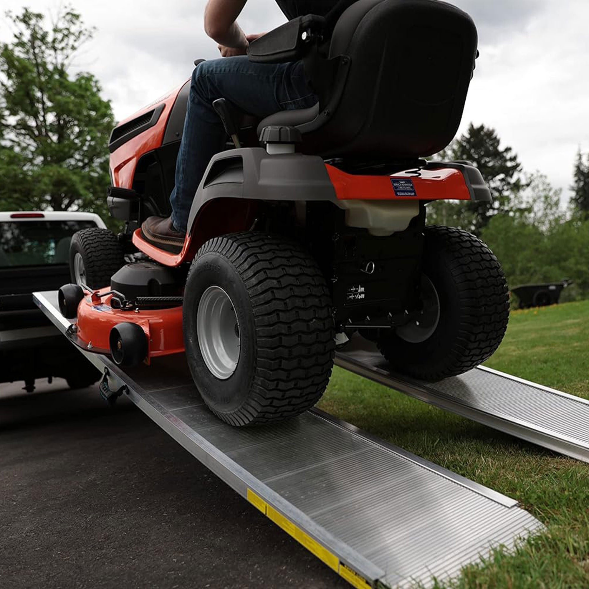 EZ-ACCESS TRAVERSE 4 Foot Singlefold Edgeless Portable Loading Ramp, Silver - VMInnovations