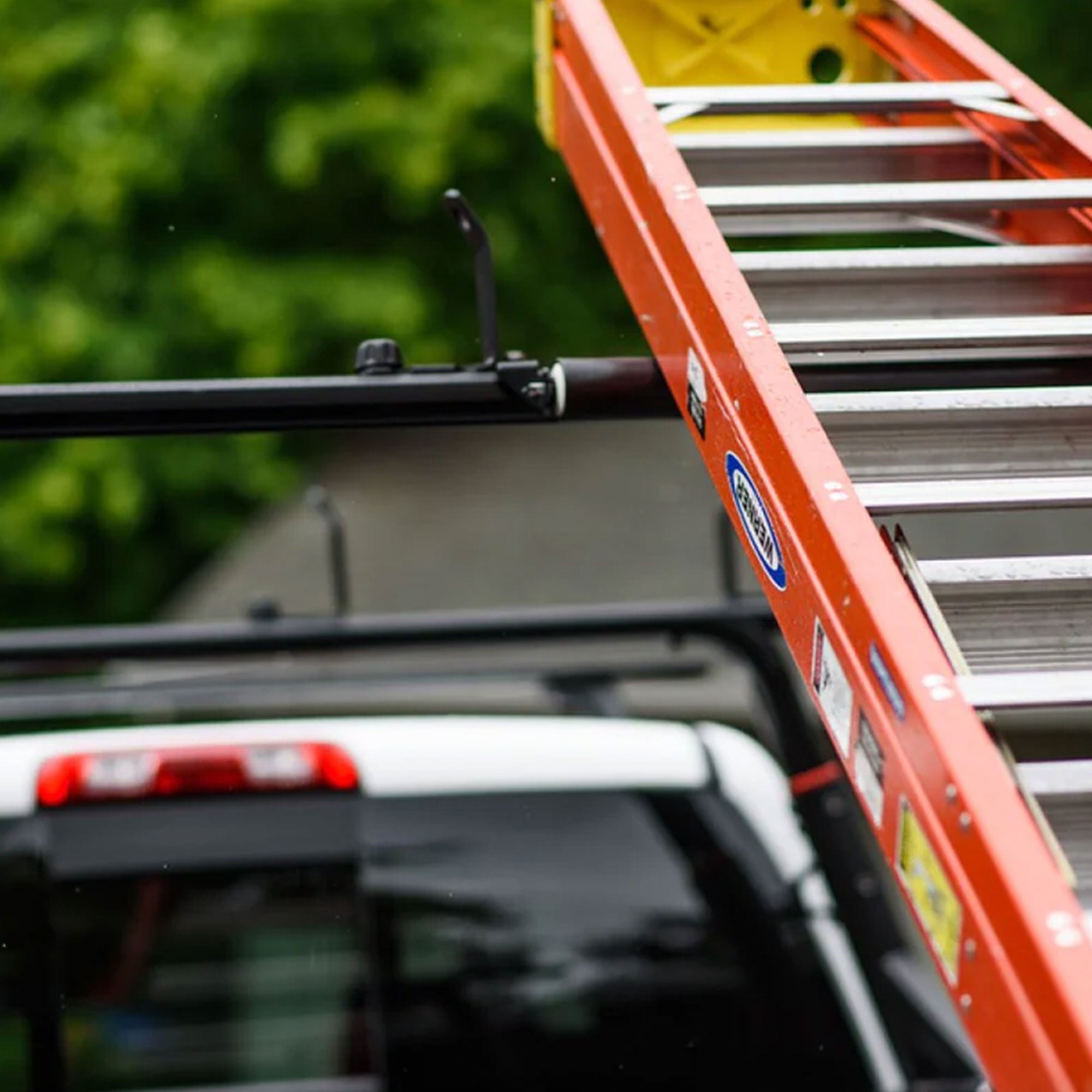 Yakima 2.5lb T-Slot Mounted Load Assist Ladder Roller, Compatible HD Bars(Used)