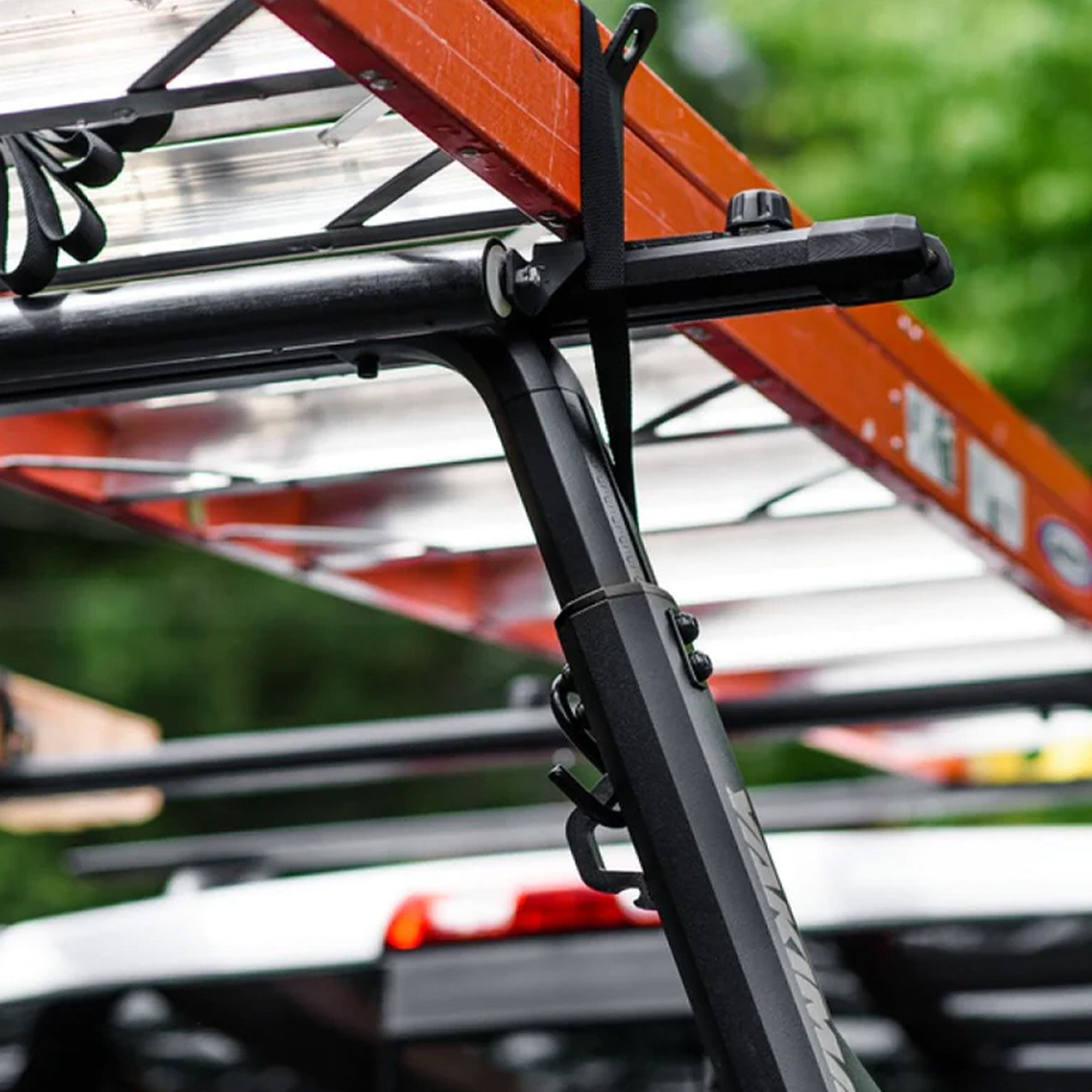 Yakima 2.5lb T-Slot Mounted Load Assist Ladder Roller, Compatible HD Bars(Used)