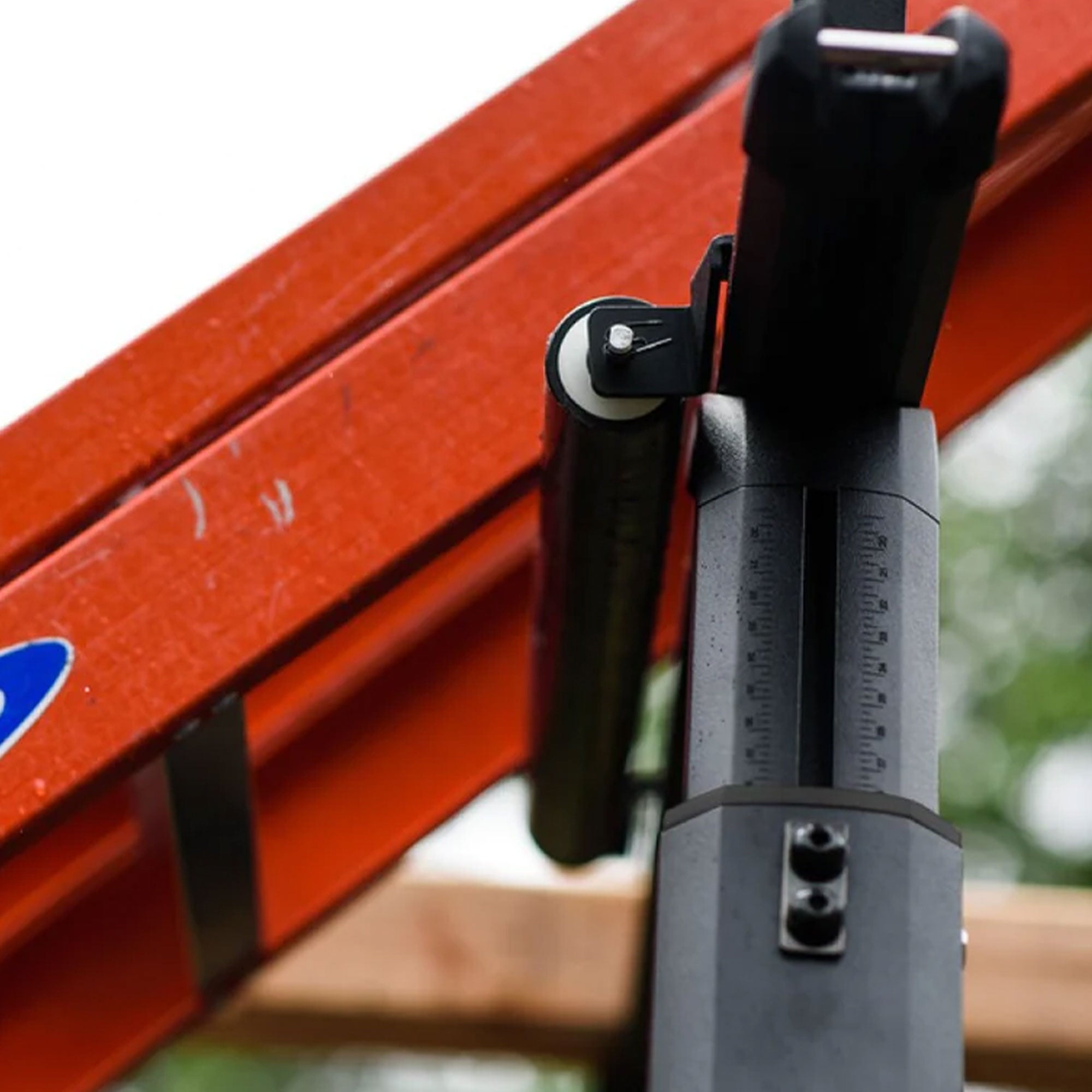 Yakima 2.5lb T-Slot Mounted Load Assist Ladder Roller, Compatible HD Bars(Used)