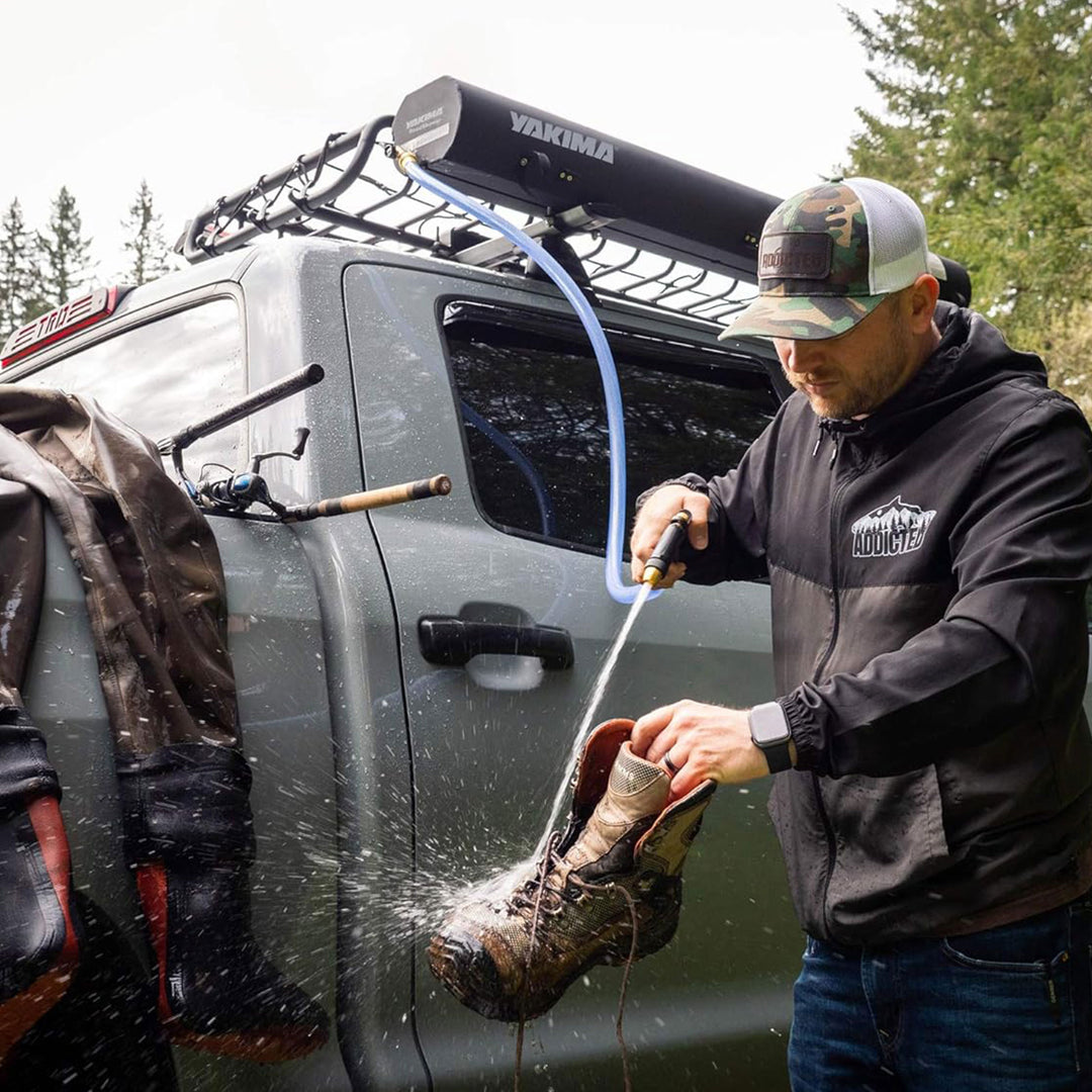 YAKIMA RoadShower Medium 7 Gallon Portable Pressurized Water Storage, Black - VMInnovations