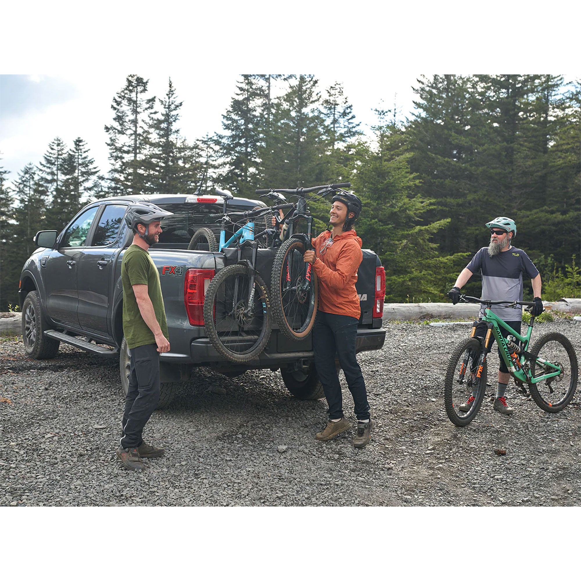 Yakima Full Size Truck Bed Medium Polyester Tailgate Bike Pad, Black (Used) - VMInnovations