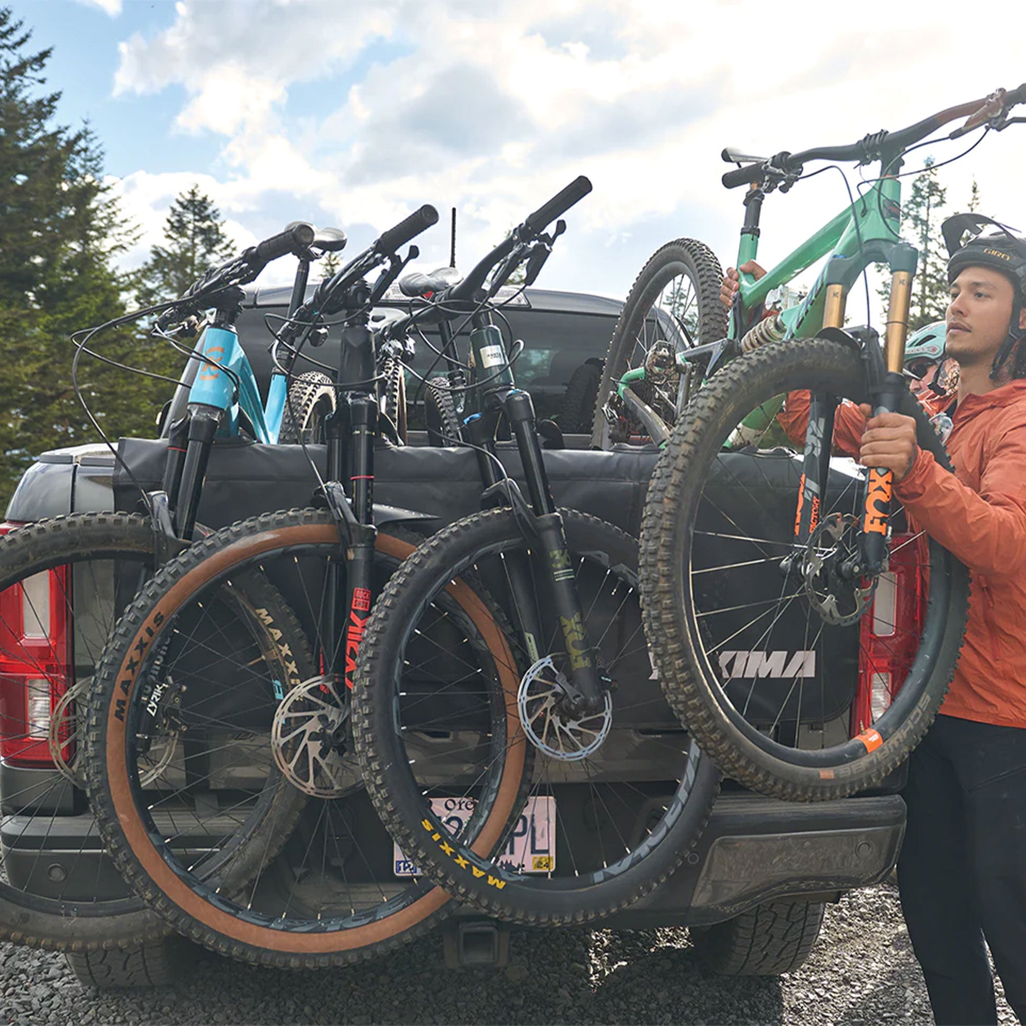 Yakima GateKeeper Full Size Truck Bed Large Bike Pad, Cascade Blue (Open Box) - VMInnovations