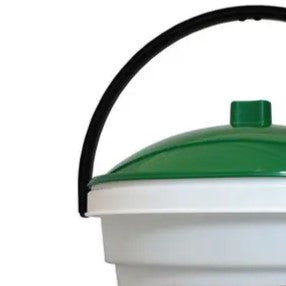 Harris Farms Poultry Drinker with Top Lid and Carrying Handle for Any Size Flock