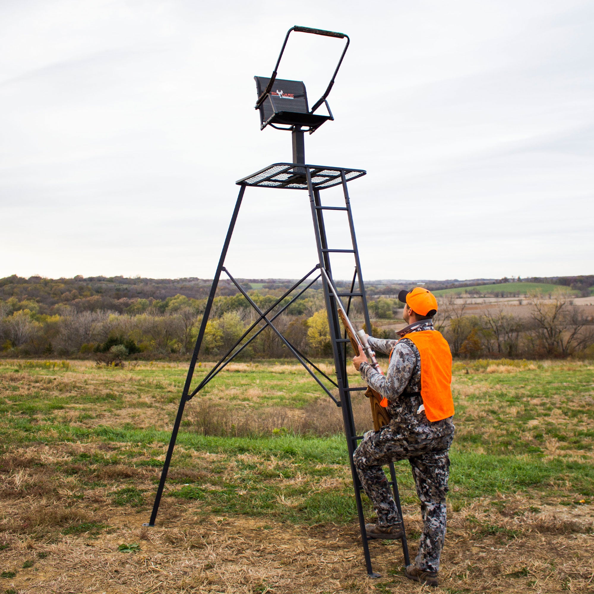 Big Game Tripod Treestand with 360 Degree Rotating Seat and Shooting Rail (Used) - VMInnovations