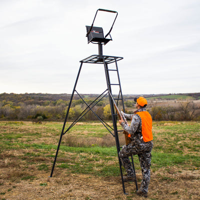 Big Game Tripod Treestand with 360 Degree Rotating Seat and Shooting Rail (Used) - VMInnovations
