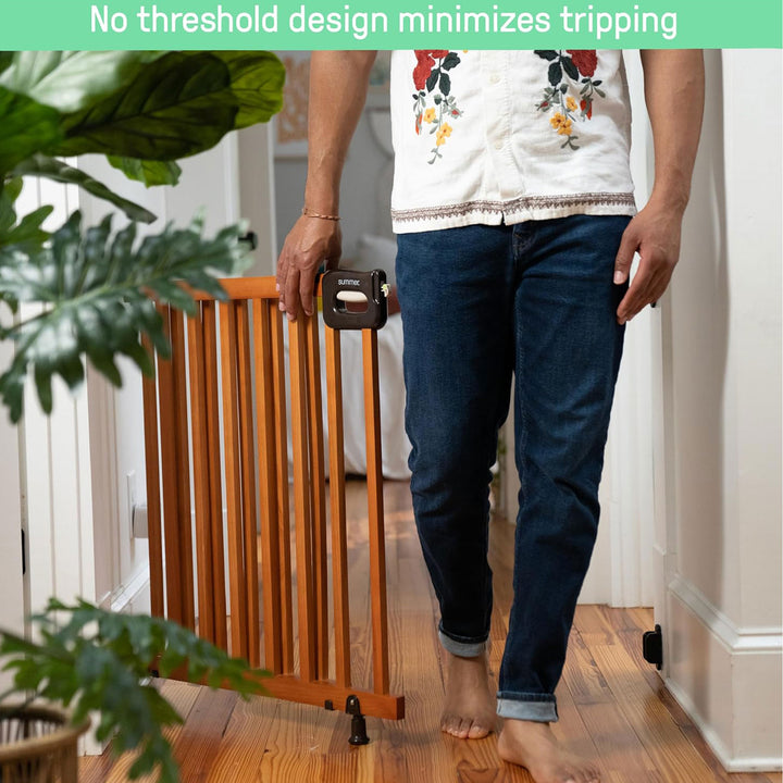 Summer 32" Deluxe Stairway Secure Safety Pet and Baby Gate, Oak Wood (Open Box) - VMInnovations