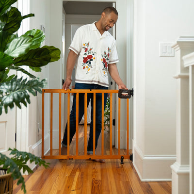 Summer Infant 32" Deluxe Stairway Secure Safety Pet and Baby Gate, Oak Wood - VMInnovations
