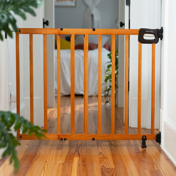 Summer 32" Deluxe Stairway Secure Safety Pet and Baby Gate, Oak Wood (Used) - VMInnovations