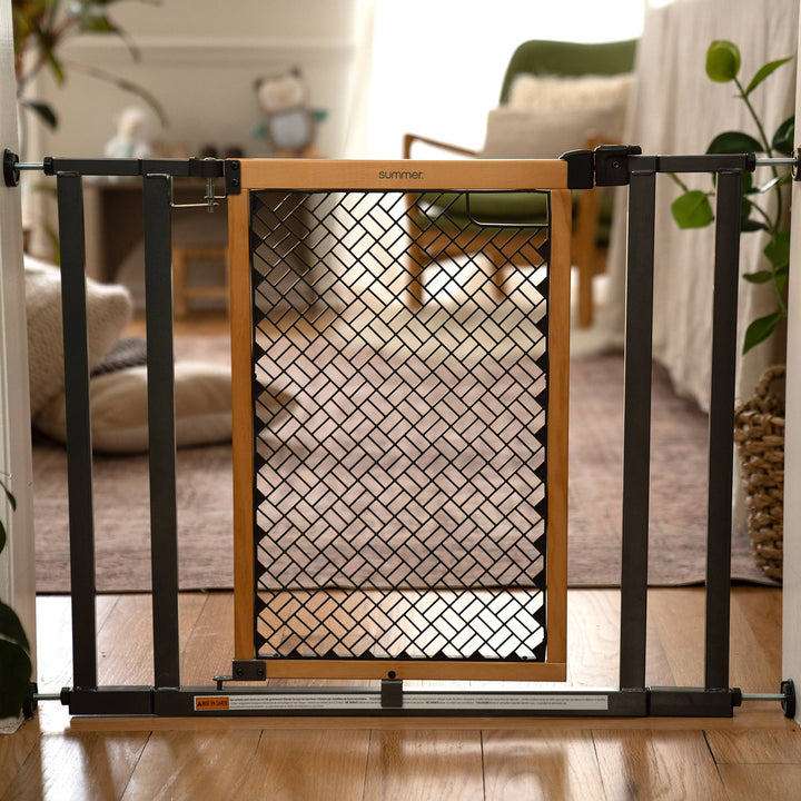 Summer Infant 26" Extra Tall Doorway 36S Series Pet & Baby Gate, Oak Wood (Used)