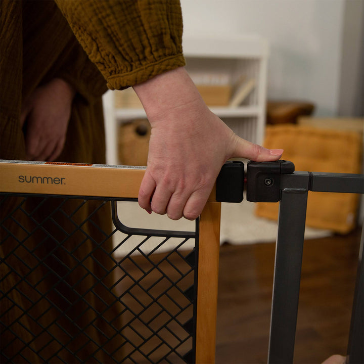 Summer Infant 26" Extra Tall Doorway 36S Series Pet & Baby Gate, Oak Wood (Used)