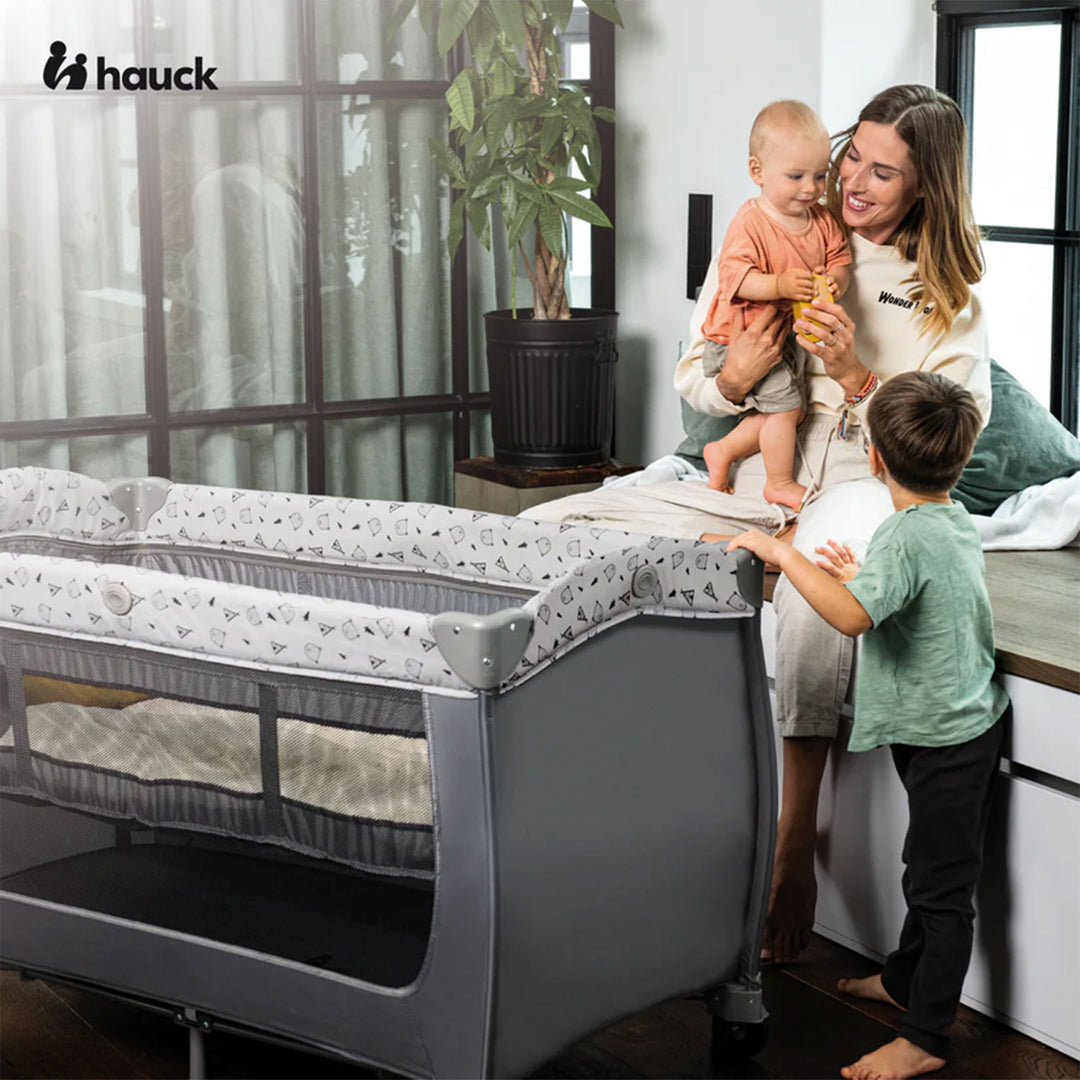 hauck Sleep N Play Center Portable Travel Cot w/Bassinet & Playpen, Stars Grey