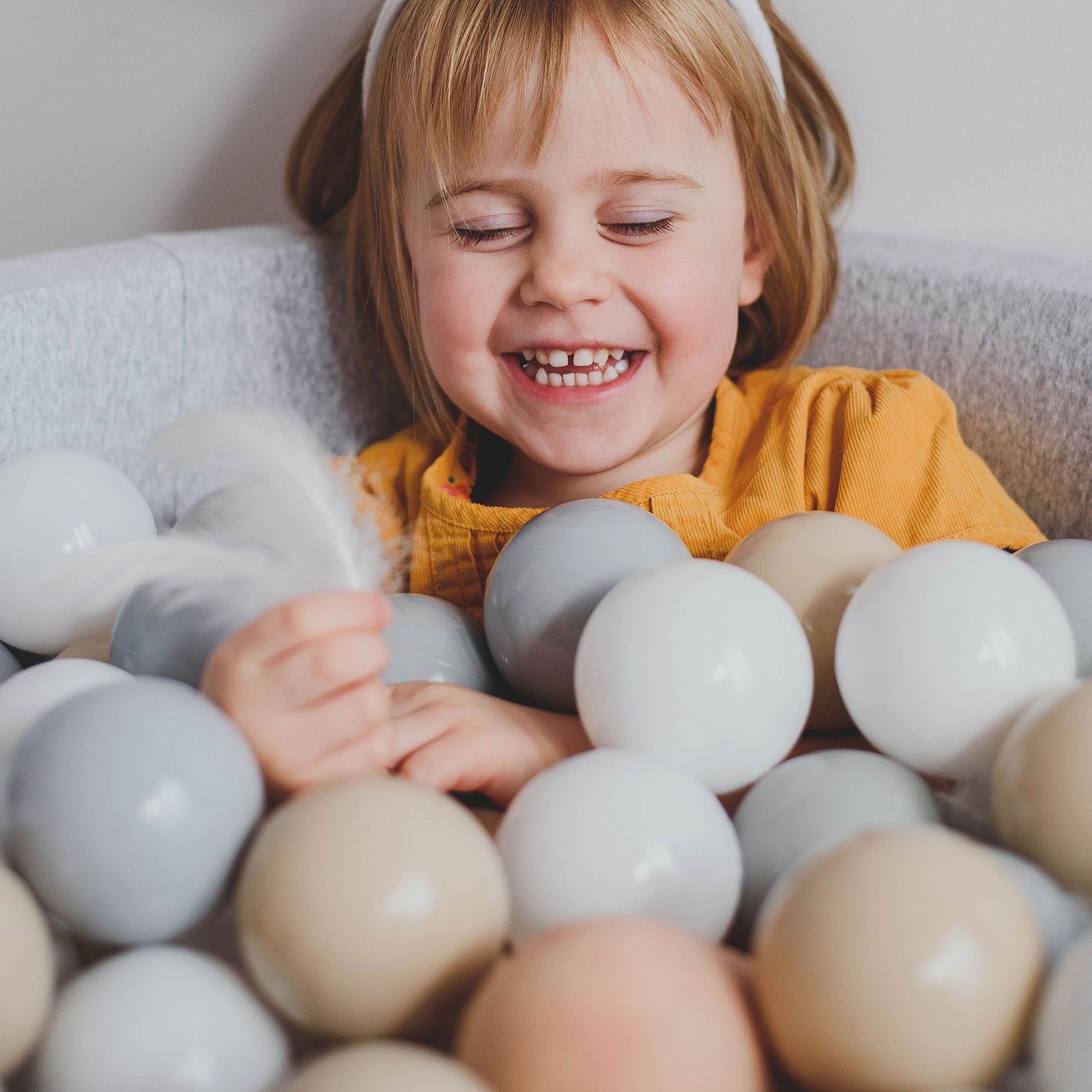 MeowBaby Soft Round 35 x 11.5 Inch Baby Foam Ball Pit with 200 2.75 Inch Balls - VMInnovations
