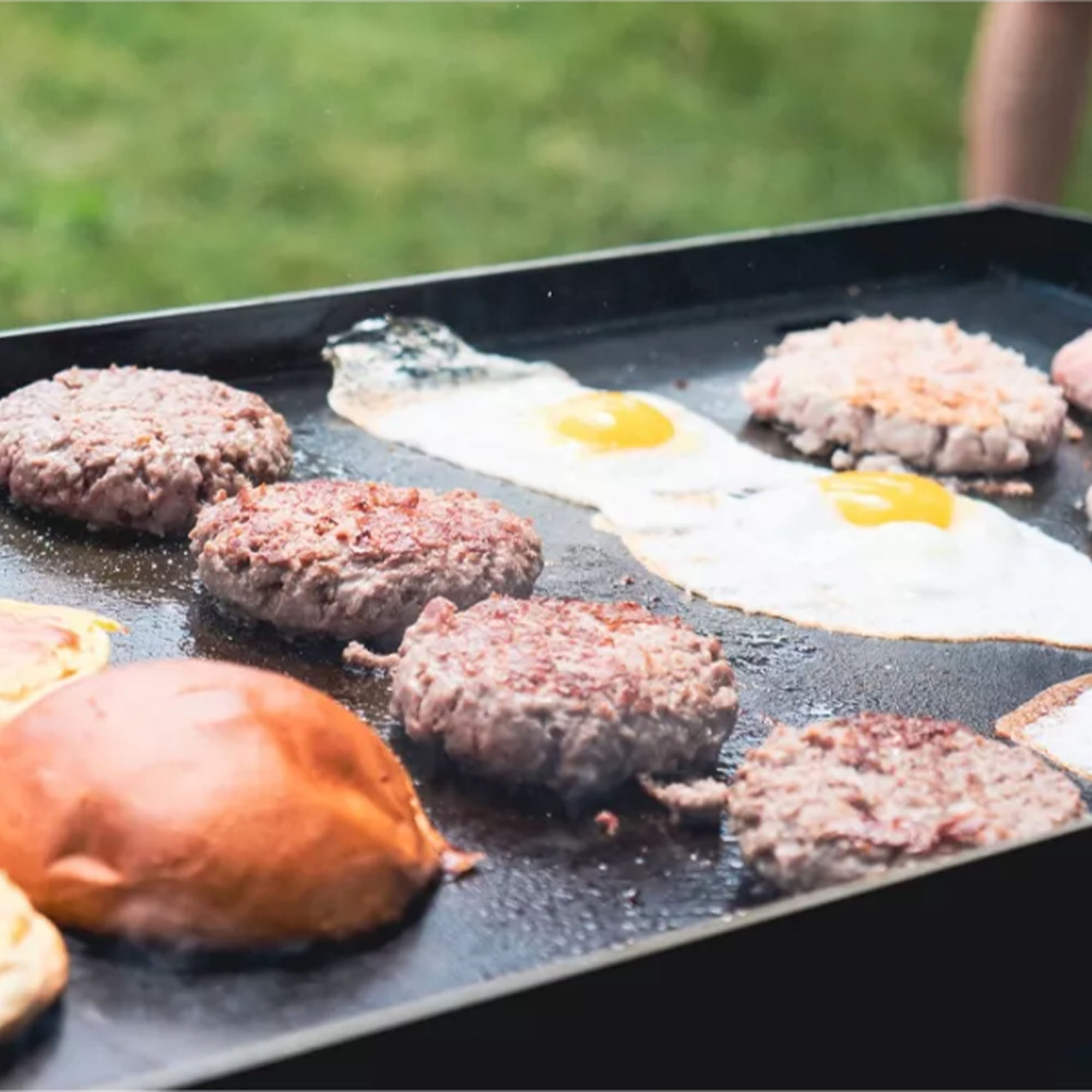 Razor Stainless Steel 3 Burner Griddle w/Portable Cart and Side Shelf (Open Box) - VMInnovations