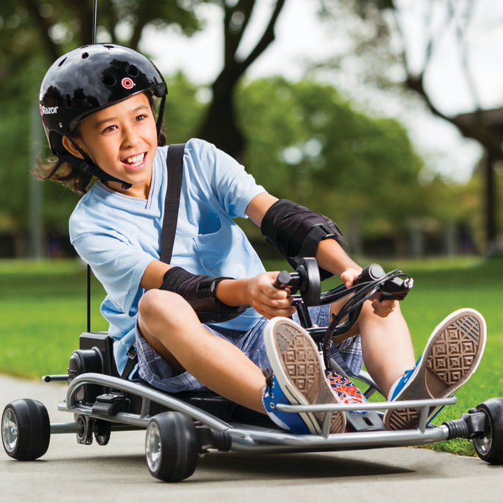 Razor V17 Youth Skateboard/Scooter/Bike Sport Helmet, Glossy Black (Used) - VMInnovations