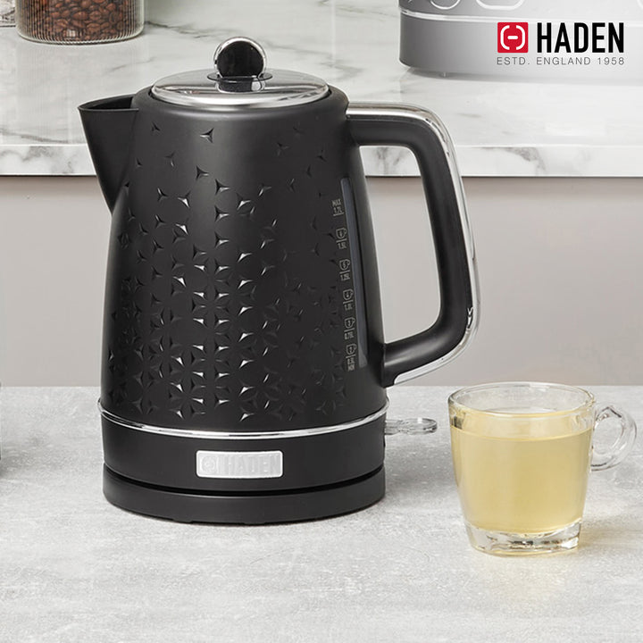 Haden 1.7 Liter Stainless Steel Electric Water Kettle, Black & Chrome (Open Box)