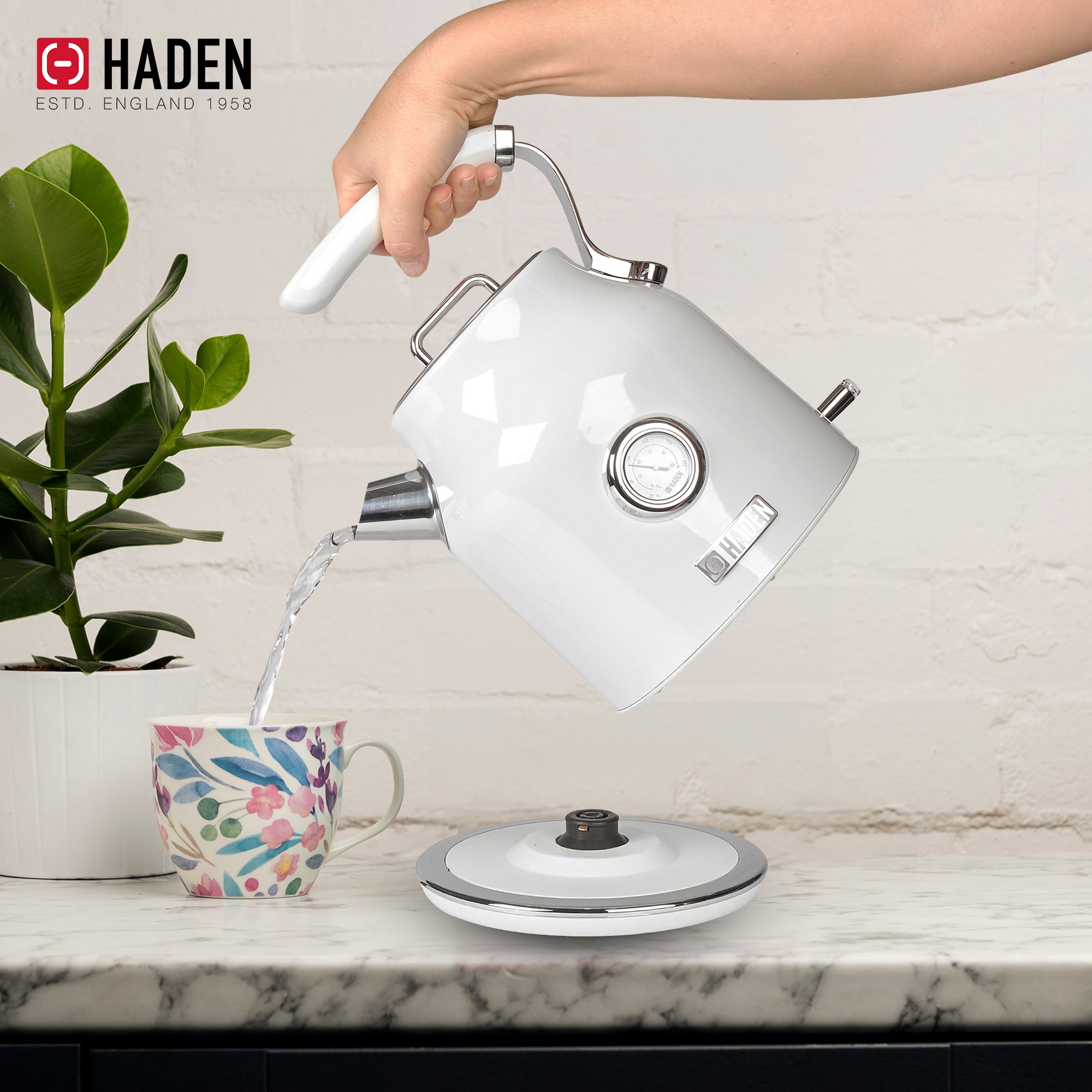 Haden 1.7L Cordless Electric Kettle w/Auto Shut Off for Kitchen, Ivory (Used) - VMInnovations