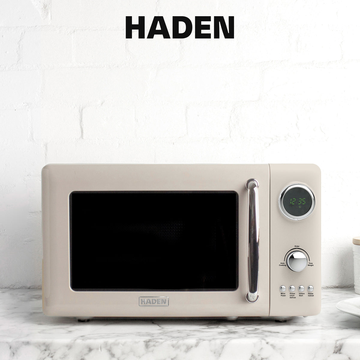 Haden 700 Watt 0.7 Cubic Foot Microwave w/Digital Controls, Putty/Chrome (Used)