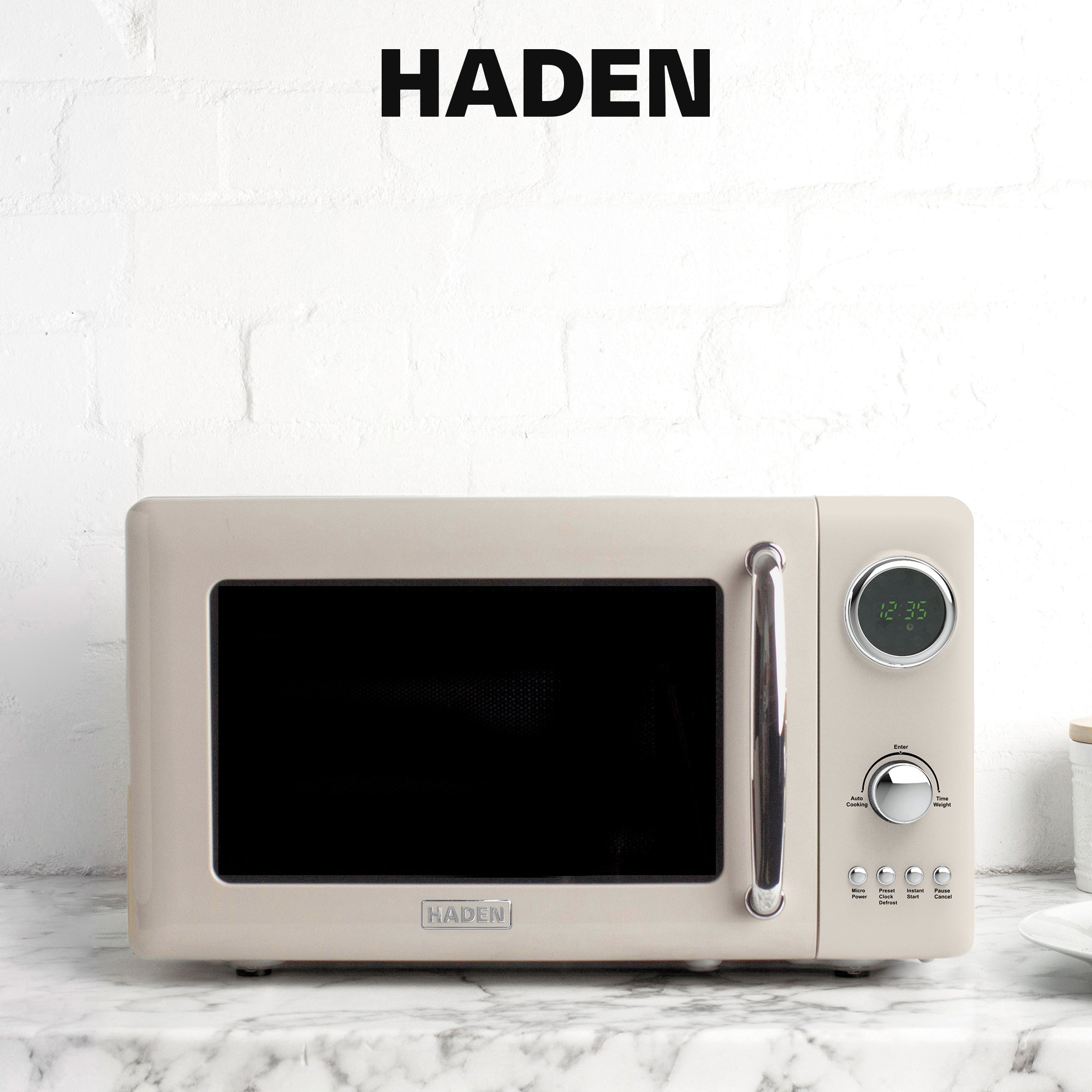 Haden 700 Watt 0.7 Cubic Foot Microwave w/Digital Controls, Putty/Chrome (Used)