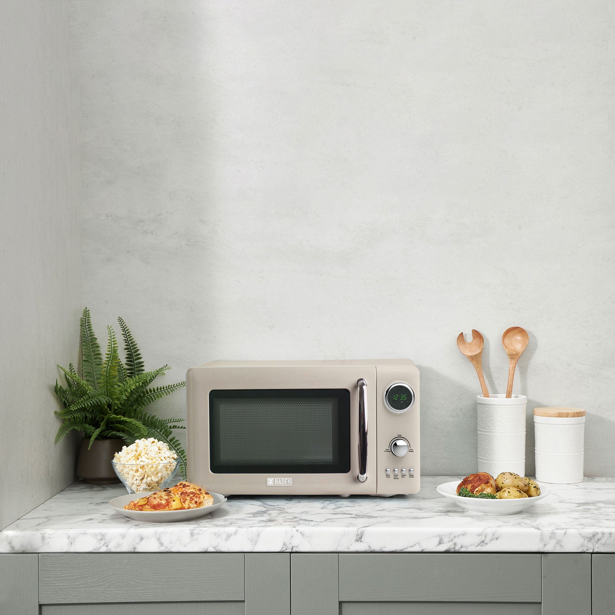 Haden 700 Watt Microwave Oven w/Digital Controls, Putty/Chrome (Open Box) - VMInnovations
