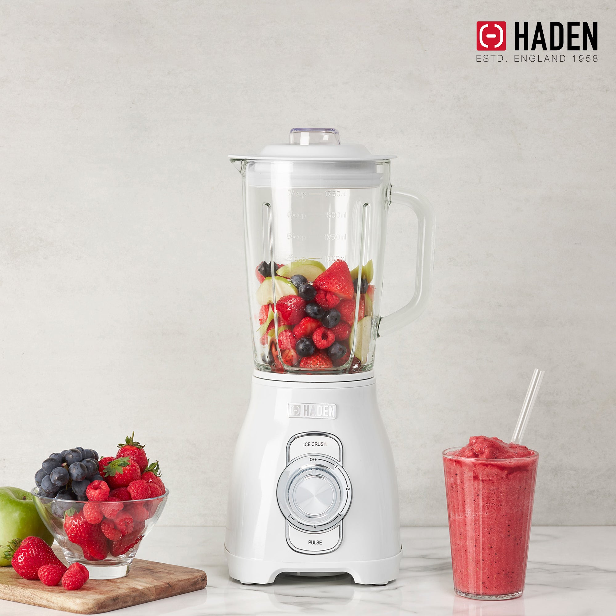 Haden Stainless 1.75 Liter Glass Jug 700W Motor Power Blender,Ivory/Chrome(Used) - VMInnovations