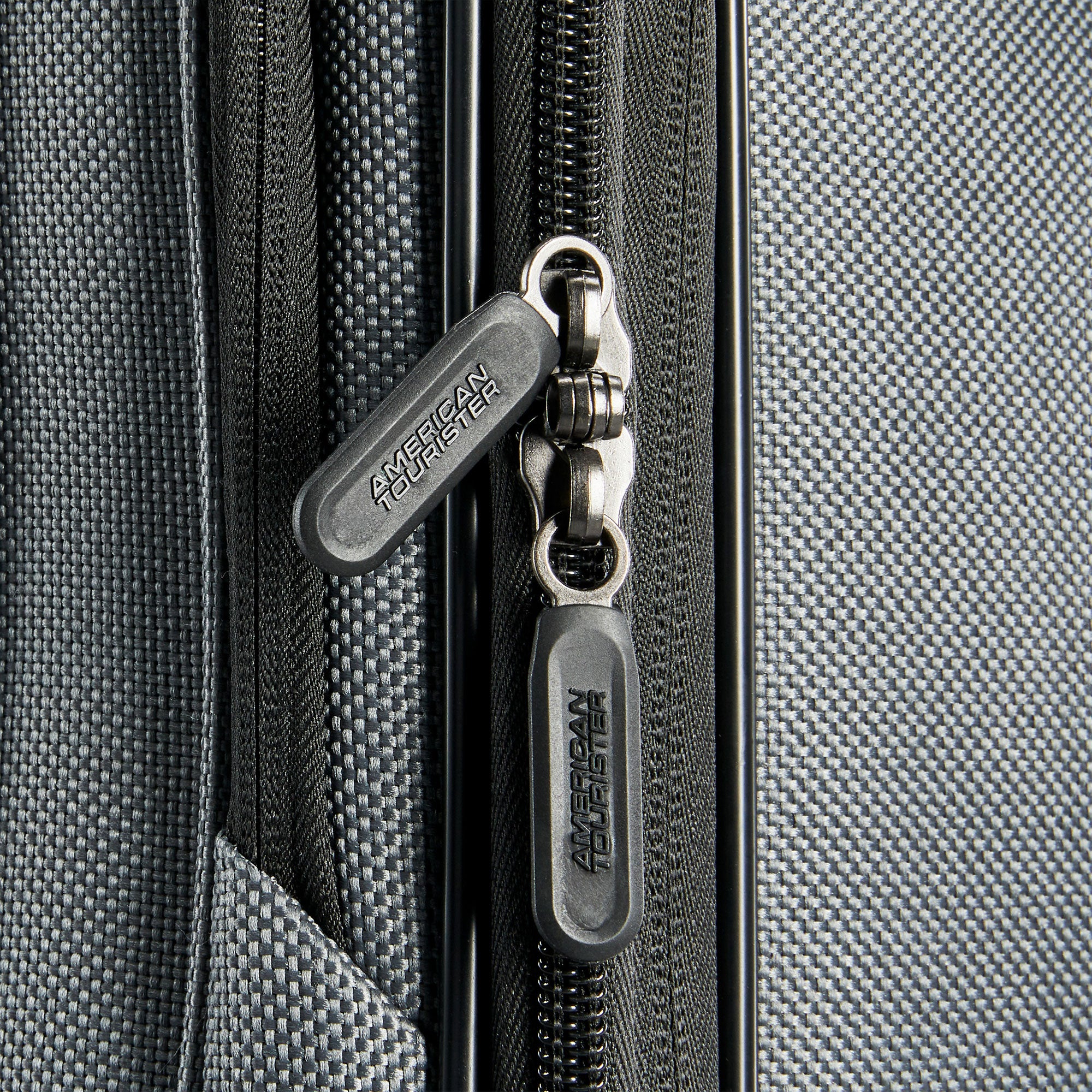 American Tourister Dash XLT 2 Piece Carry On and Large Spinner Luggage, Graphite - VMInnovations