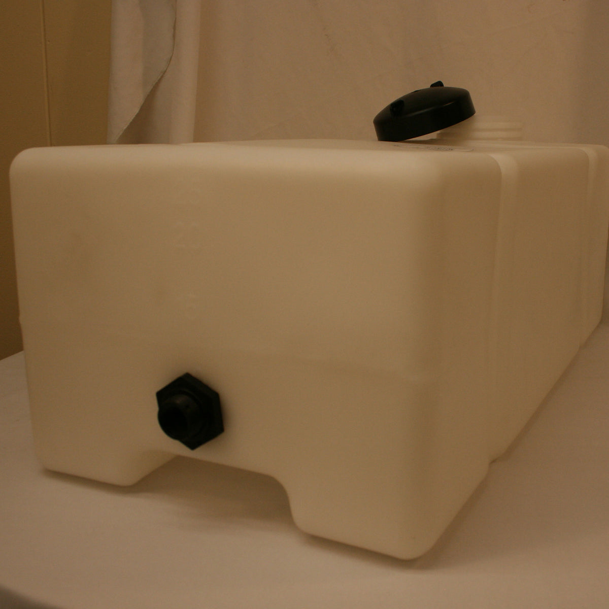 Norwesco 25 Gallon Rectangular Flat Bottom Utility Tank for Lawn Care, White