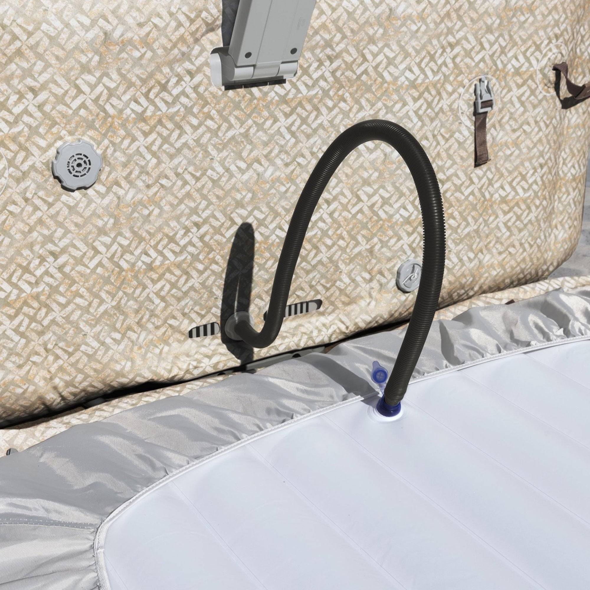 Bestway SaluSpa Smart AirJet Inflatable Hot Tub w/EnergySense Cover (Open Box) - VMInnovations
