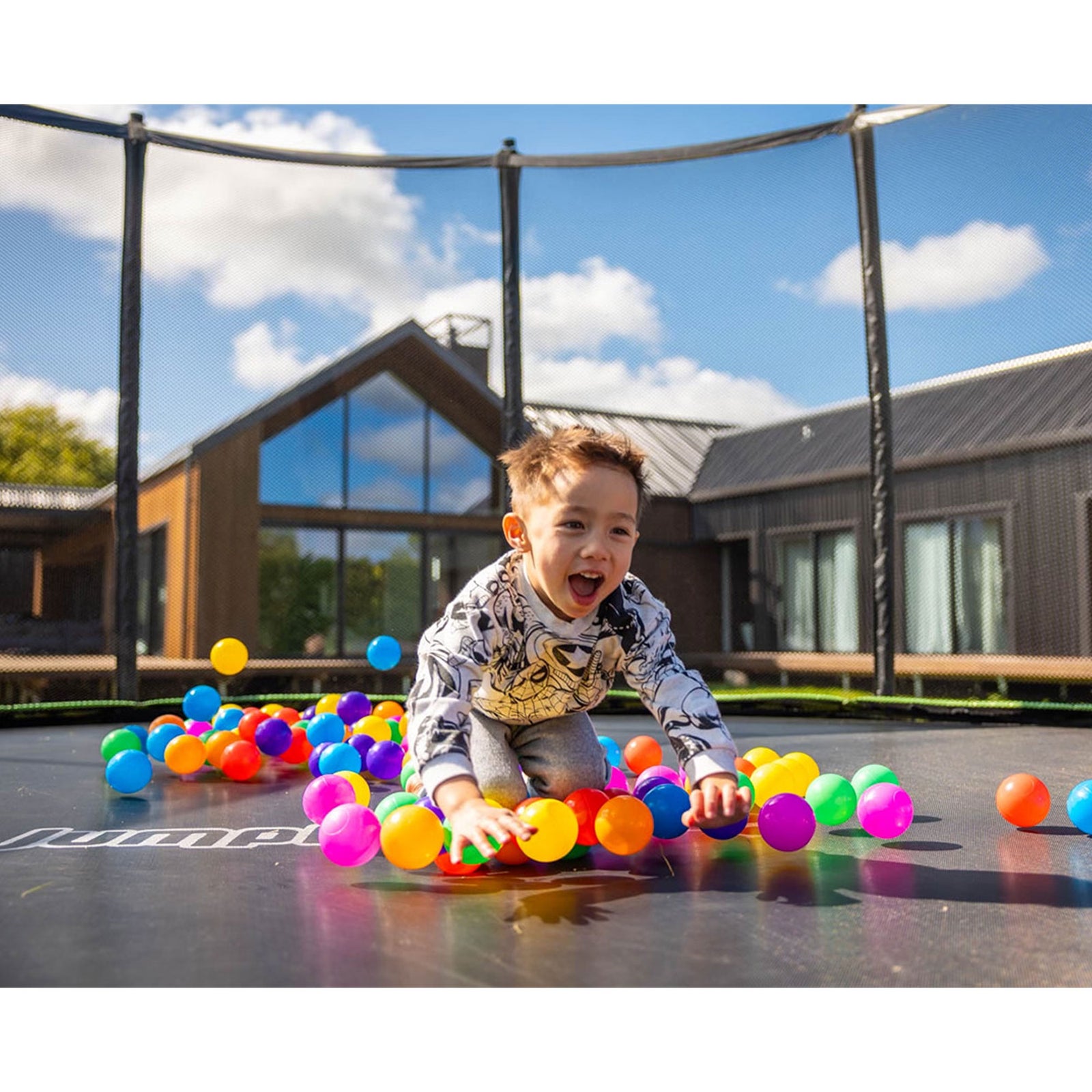 JumpFlex PLAYPACK Outdoor Play Toys Set with Trampoline/Ball Pit Balls & Chalk - VMInnovations