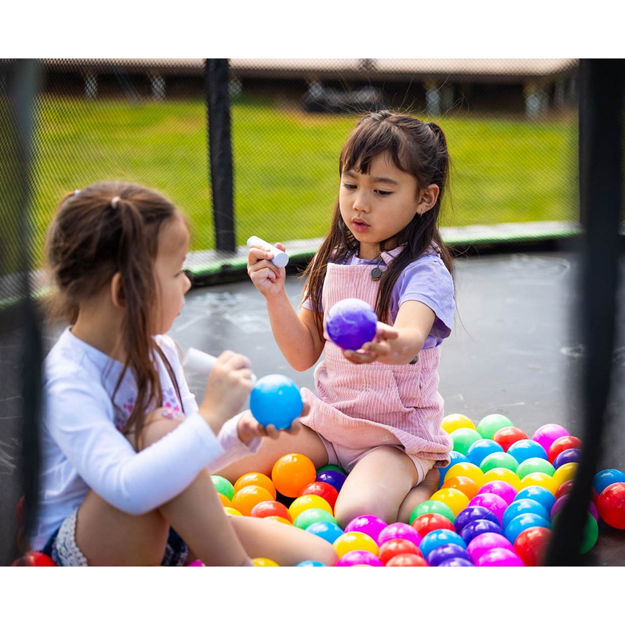 JumpFlex PLAYPACK Outdoor Play Toys Set with Trampoline/Ball Pit Balls & Chalk - VMInnovations