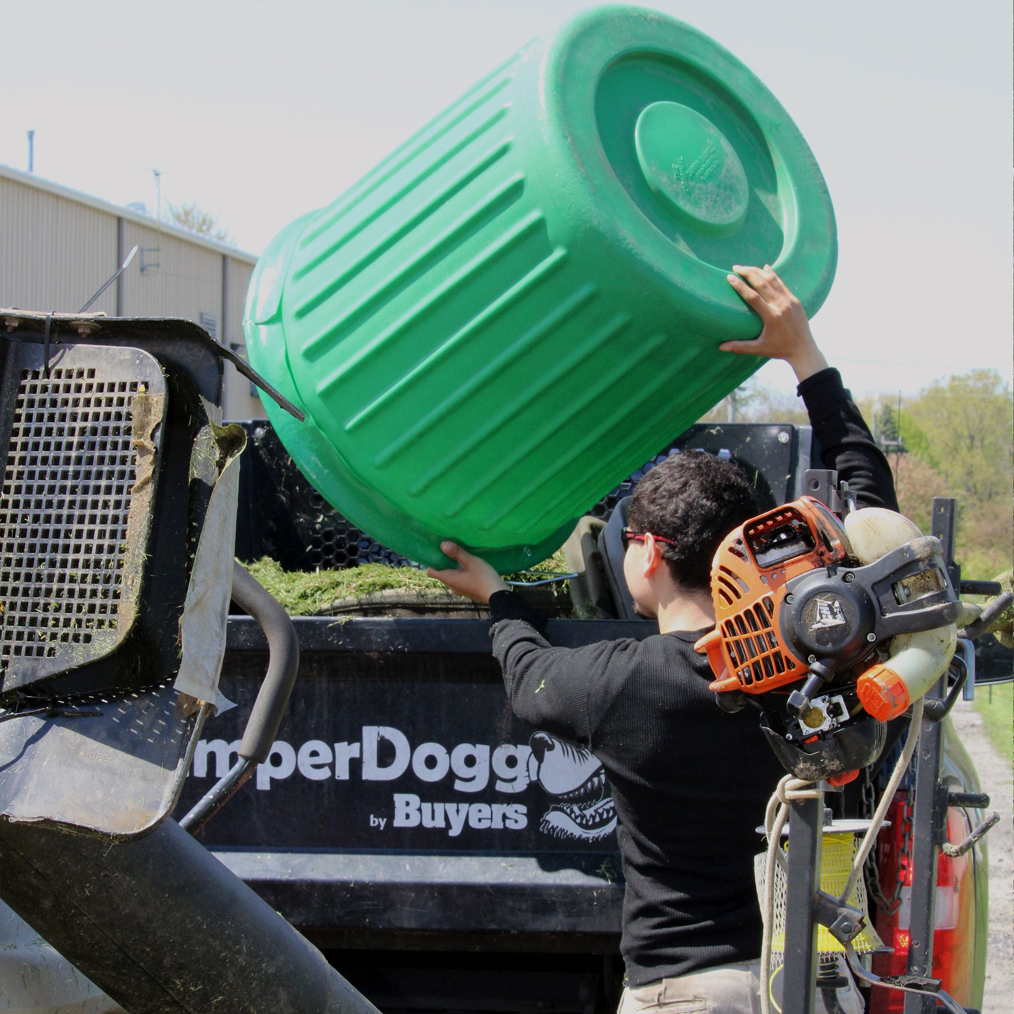 Chem-Tainer 60 Gal Carry Landscape Barrel w/Steel Top Ring Design, 6 Pack, Green - VMInnovations