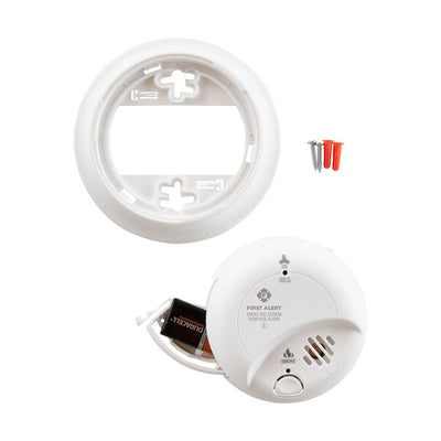 First Alert 2 Pack Smoke and Carbon Monoxide Alarm Detector with 9 Volt Battery