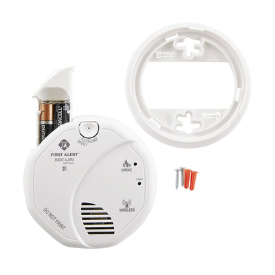 First Alert Smoke and Carbon Monoxide Detector with 120 Volt Battery, White