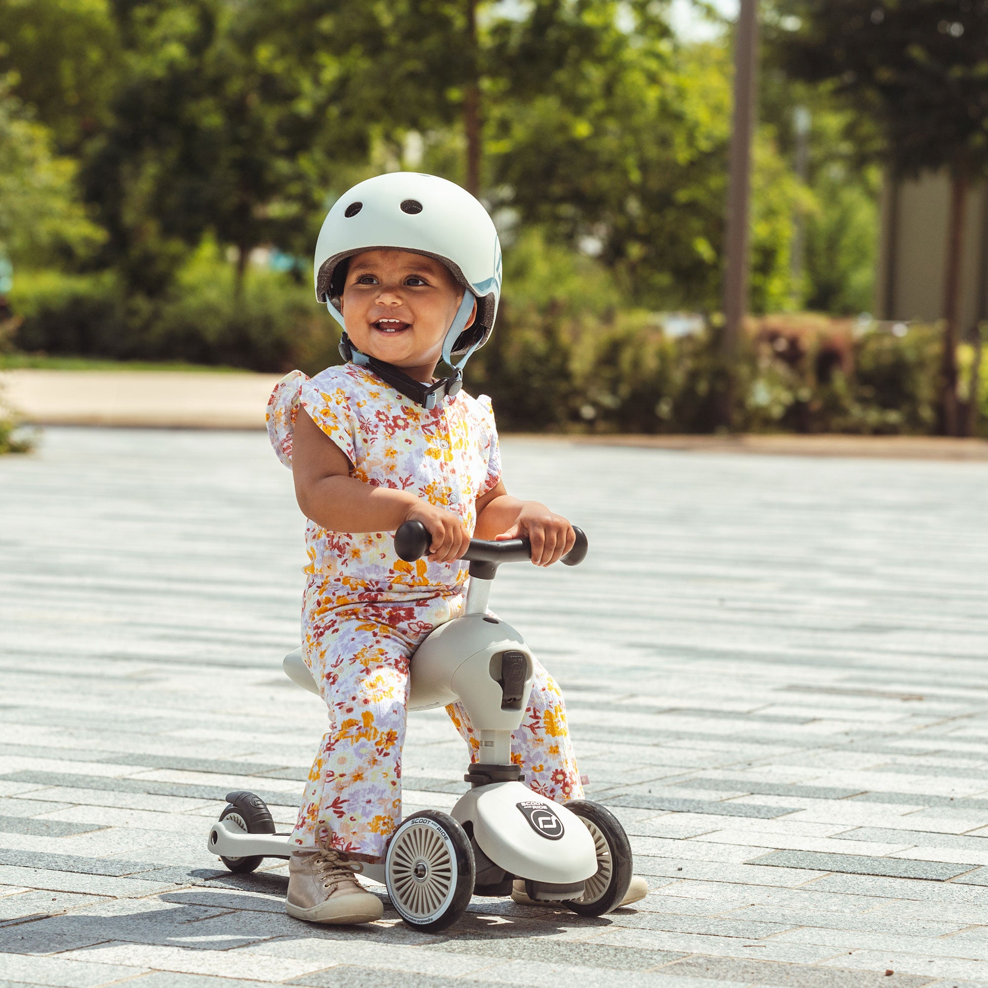 Scoot & Ride 2-in-1 Ride-On & Stand Kids Scooter, Ages 1-5, Ash (Used) - VMInnovations