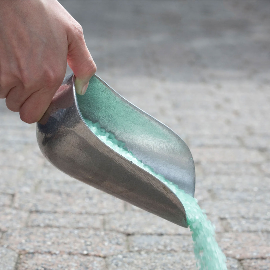 Snow Joe Shovelution Snow Shovel Strain Reducing with Handle and Snow Deicer - VMInnovations