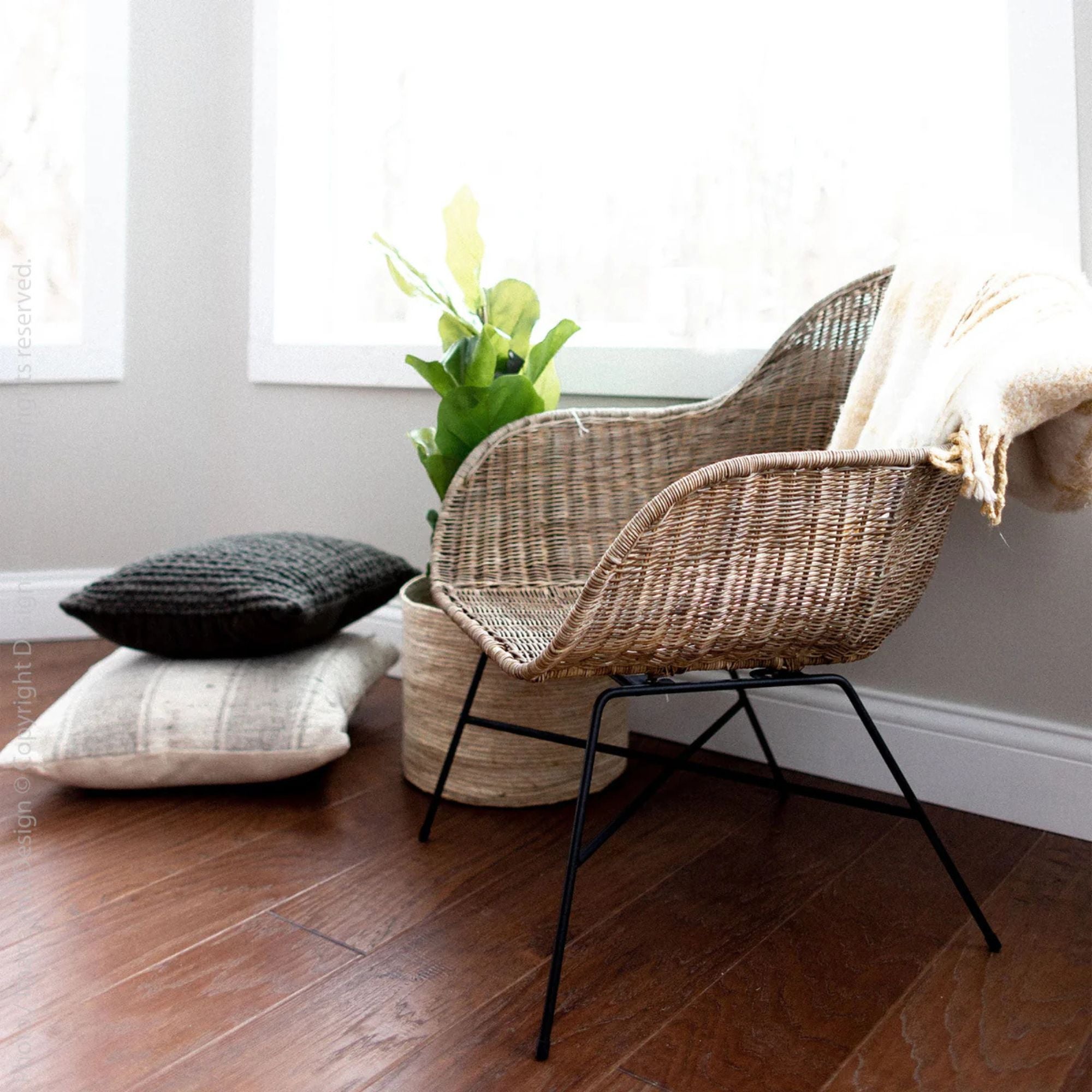 Ormond Woven Rattan Patio and Lounge Chair with Metal Legs (Open Box)