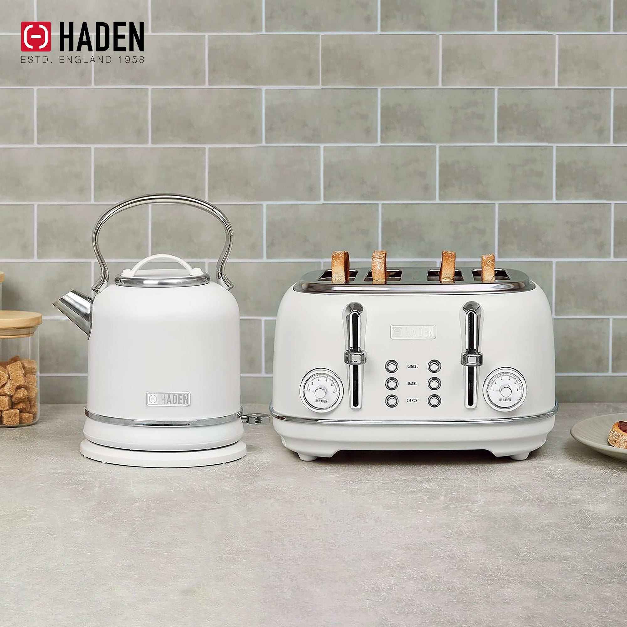 Haden Chelsea 1.7 Liter Electric Water Kettle w/ 360-Degree Base, (Open Box) - VMInnovations