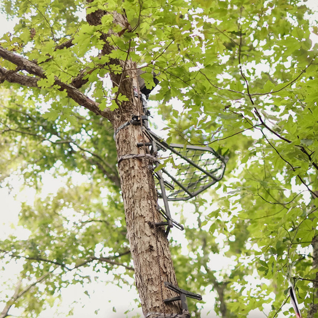 Hawk Ultra Lite Hang-On Stand, Foam Seat Hunting Gear, 27.25x20.5" (Open Box)