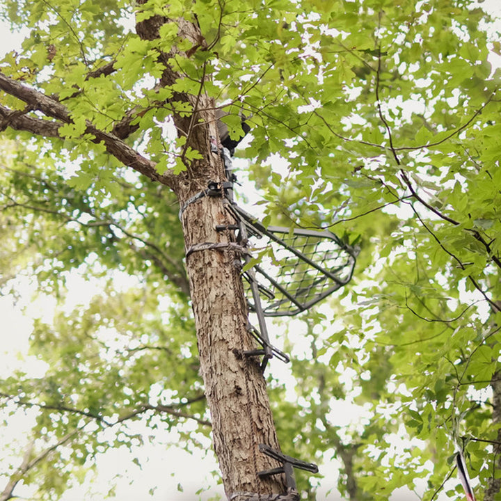 Hawk Ultra Lite Hang-On Stand, Foam Seat Hunting Gear, 27.25x20.5" (Open Box)