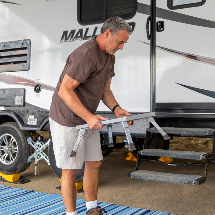 Camco Aluminum Step Stool, Adjustable Height for RV & Trailers, Silver(Open Box)